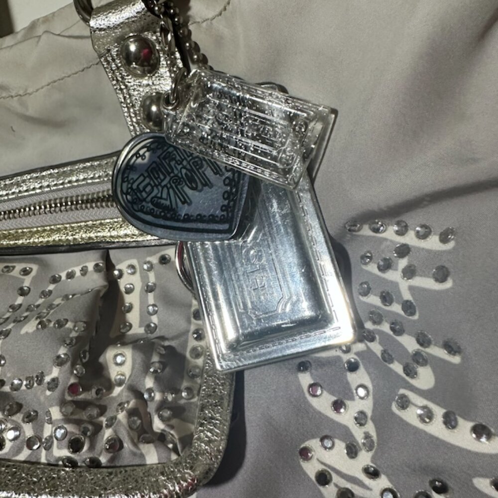 Limited Edition Coach Poppy Silver Ombre Rhinestone Storypatch Spotlight XL Tote - Picture 4 of 6